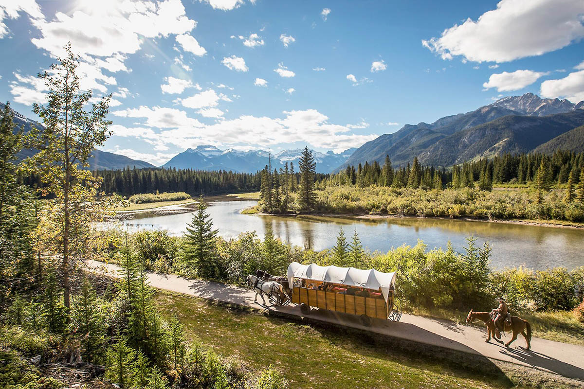 Banff Wagon Ride & Cowboy Cookout