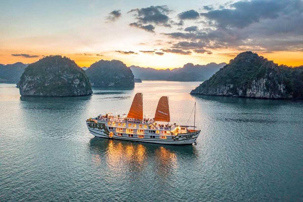 Oriental Junk Ha Long Bay Overnight Cruise