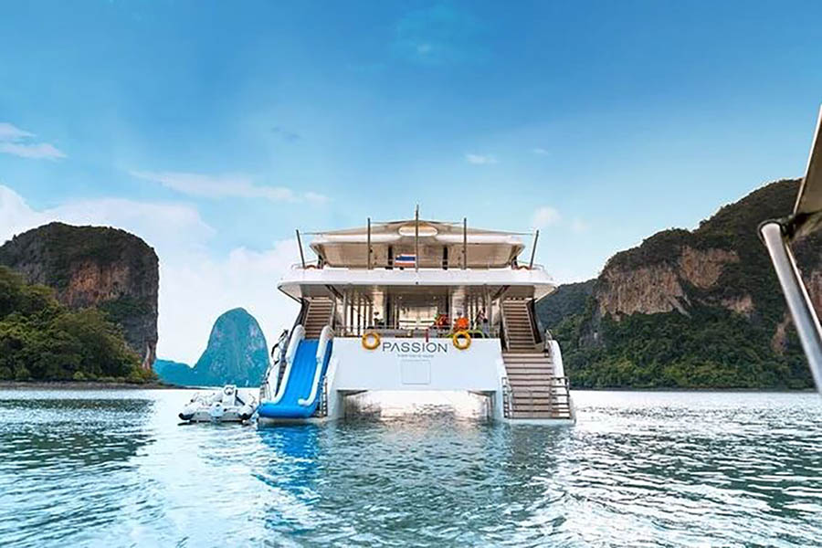 Luxury Boat Tour to James Bond Island