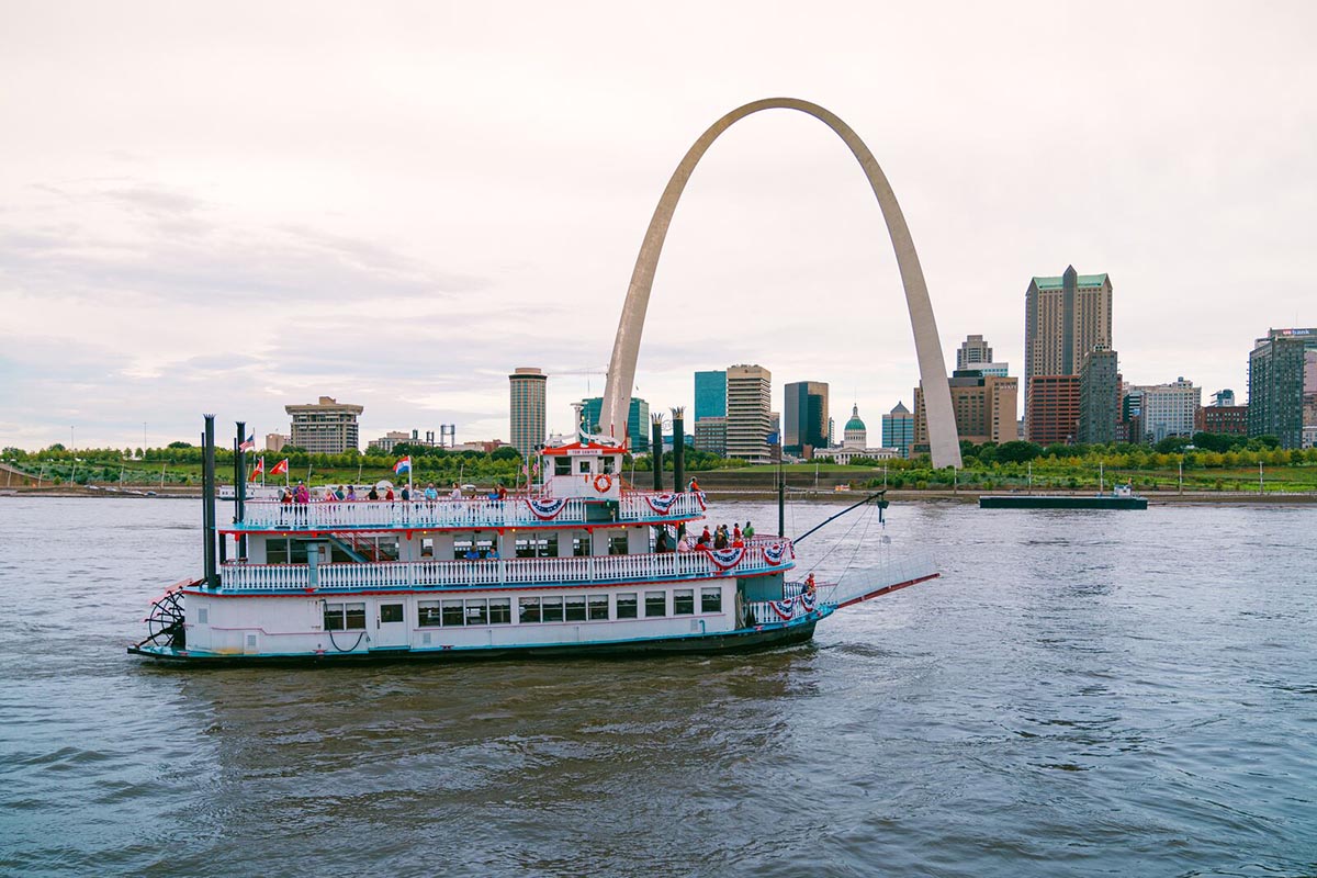 Gateway Arch Riverboat Cruise