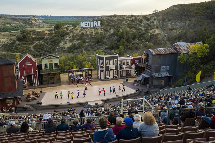 Medora Pitchfork Fondue Dinner & Show