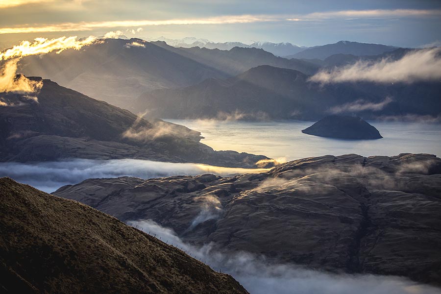 Lake Wanaka (Misty Mountains)